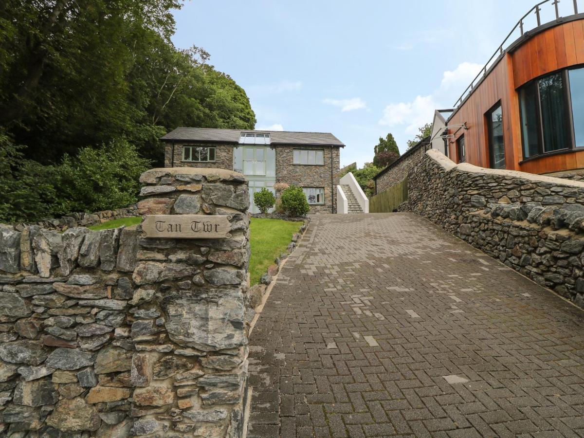 Villa Tan Twr Llanfairpwllgwyngyll Exterior foto